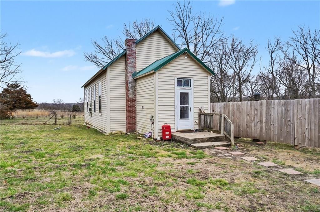 286 Labette Road — photo 2