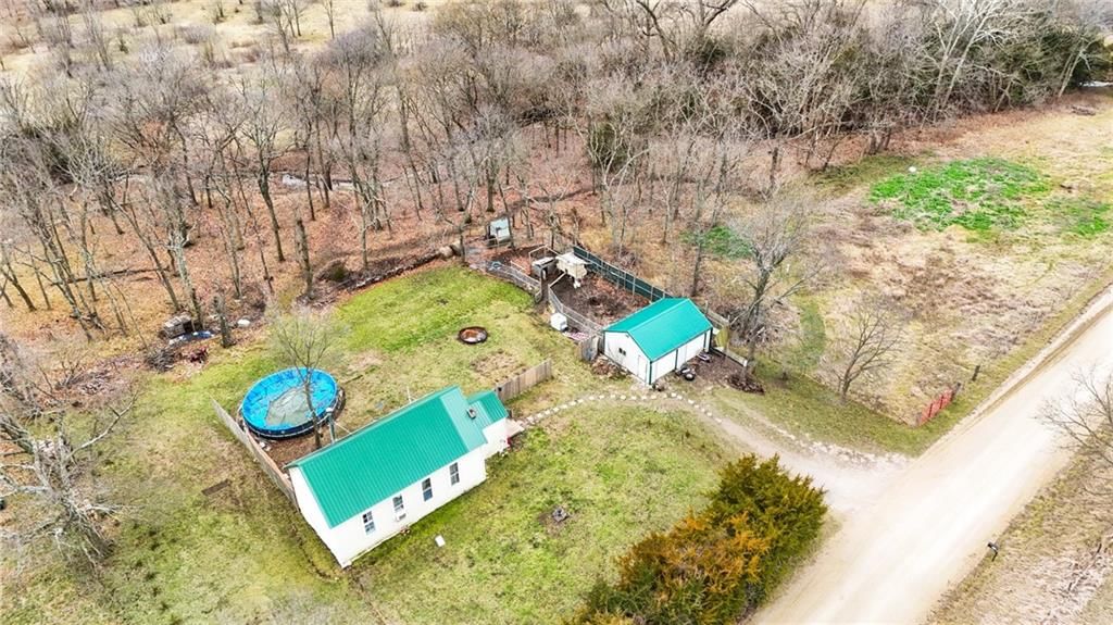286 Labette Road — photo 33