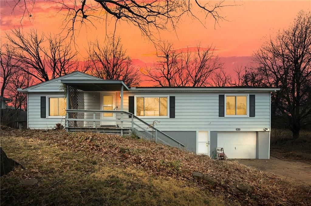 5615 NE Barnes Avenue, Kansas City, MO