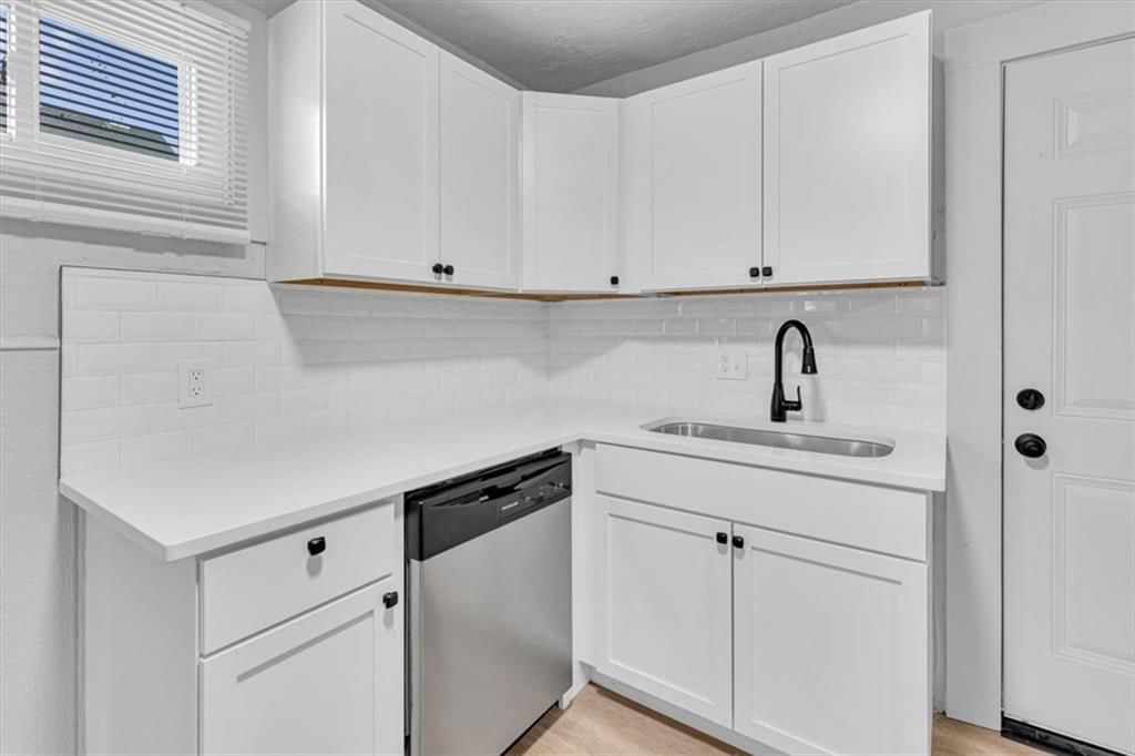 925 S Emery Street — photo 10