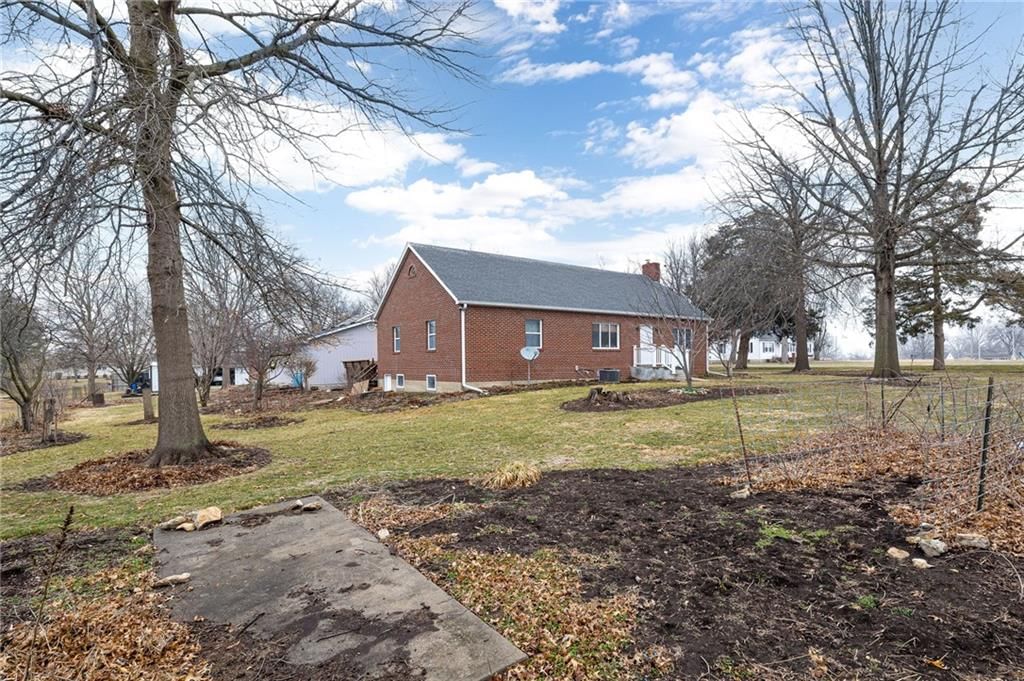 1402 Maple Street — photo 3
