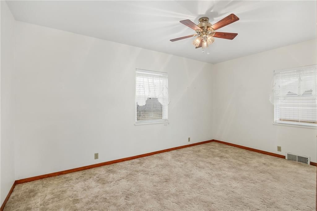 1402 Maple Street — photo 30