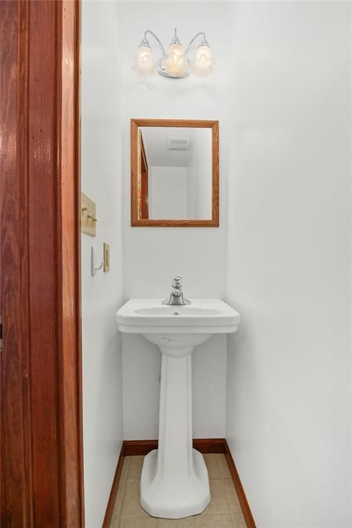 1402 Maple Street — photo 32
