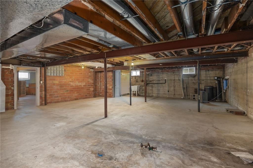 1402 Maple Street — photo 36