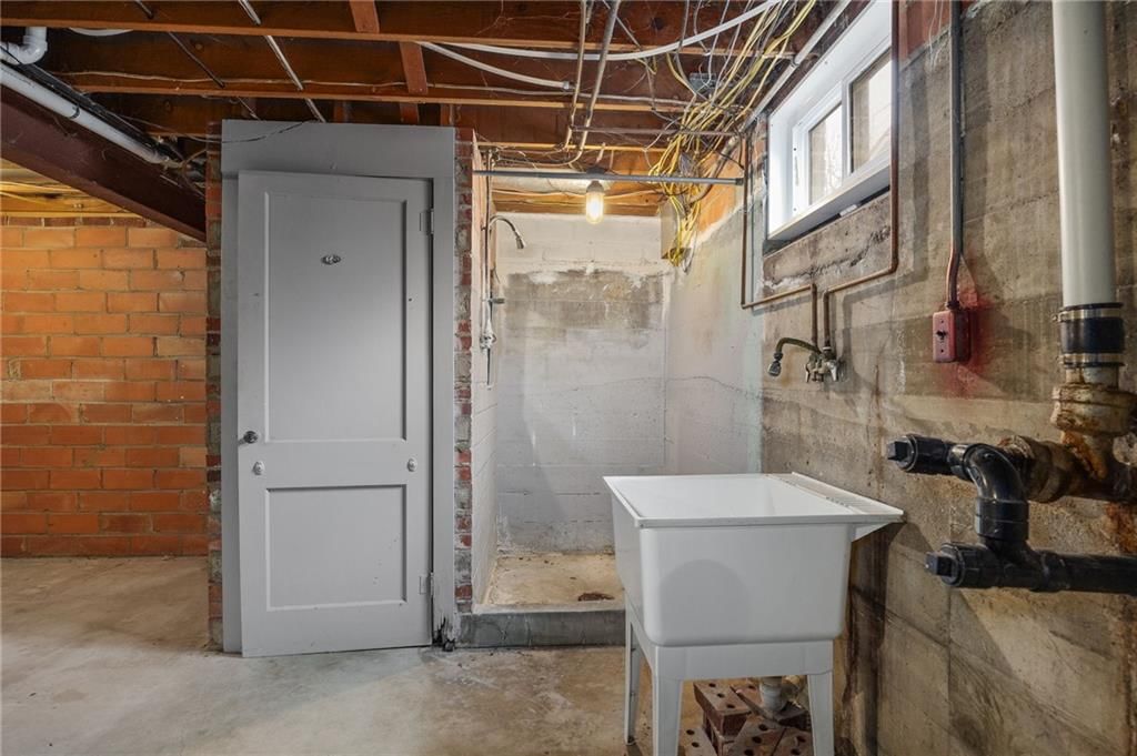 1402 Maple Street — photo 37