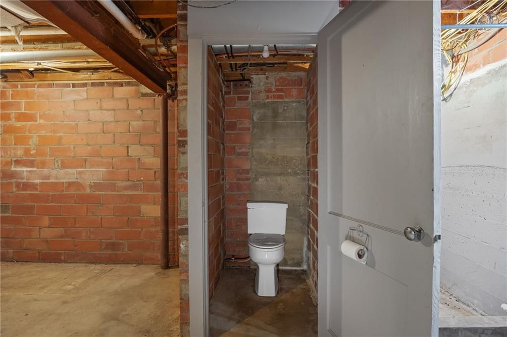 1402 Maple Street — photo 38