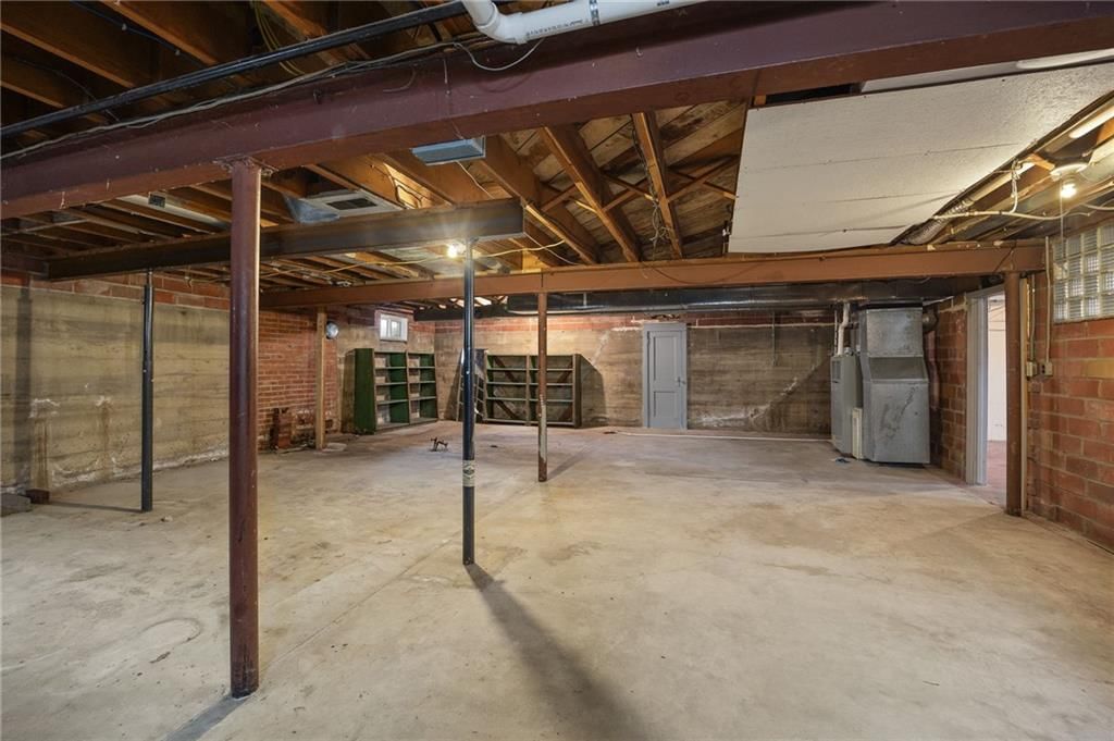 1402 Maple Street — photo 39