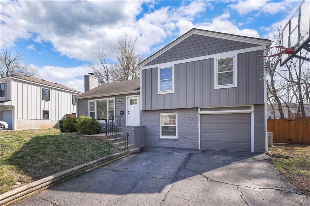7631 Windsor Street — photo 3