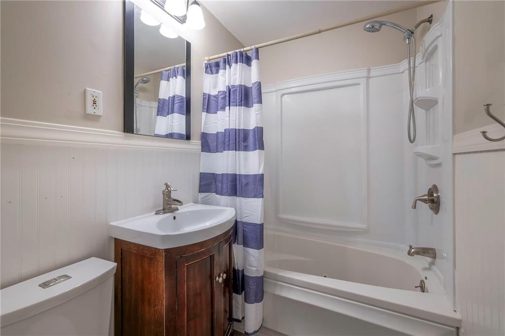 7631 Windsor Street — photo 28
