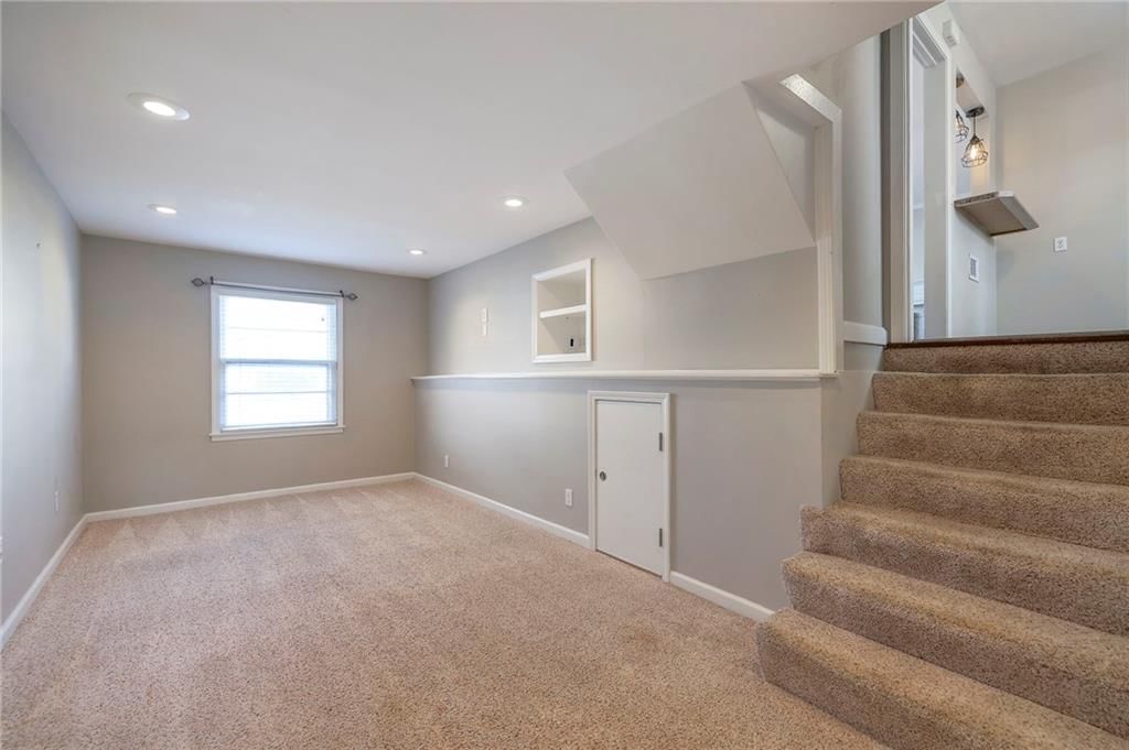 7631 Windsor Street — photo 29