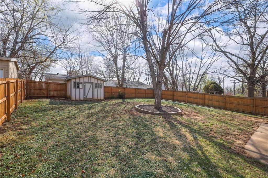 7631 Windsor Street — photo 37