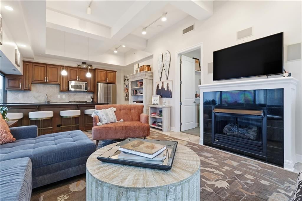 1101 Walnut Street — photo 3