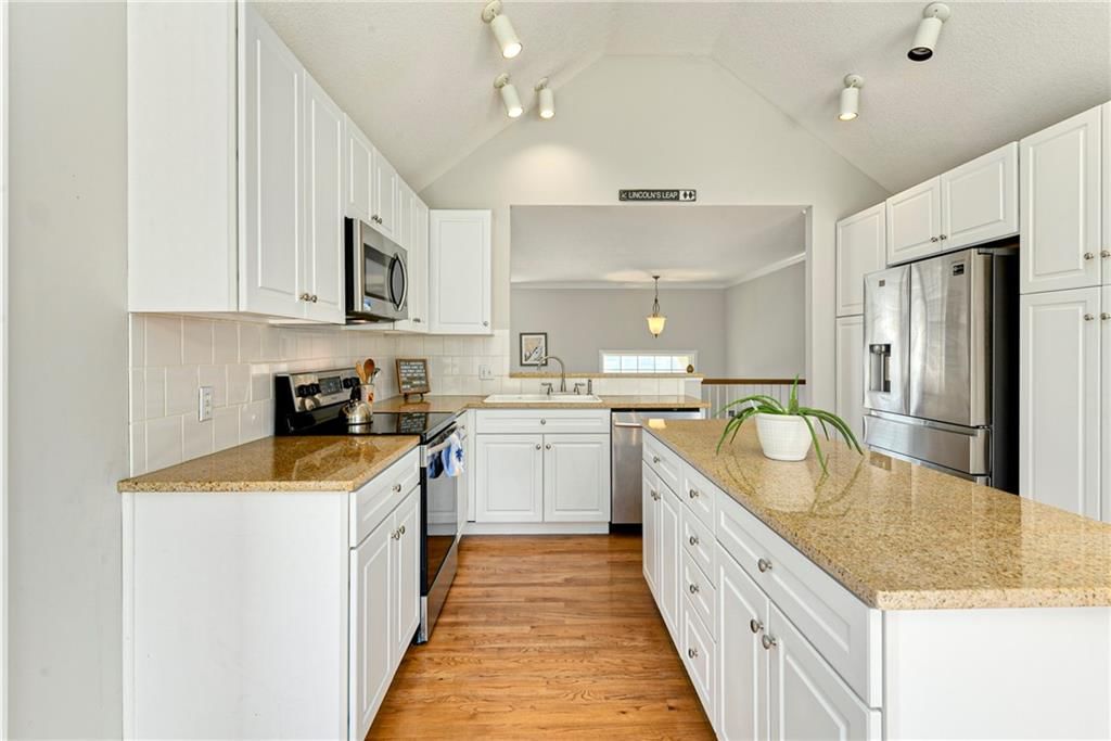 712 Rock Creek Drive — photo 9