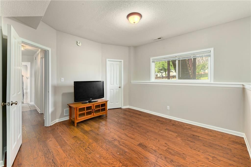 712 Rock Creek Drive — photo 32