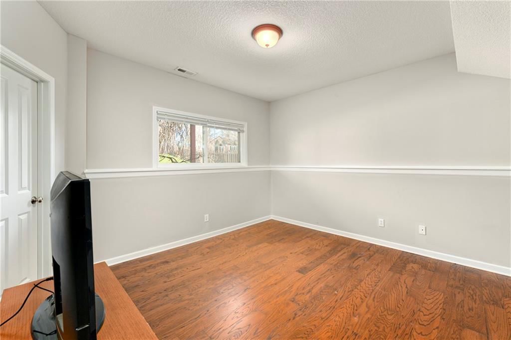 712 Rock Creek Drive — photo 33
