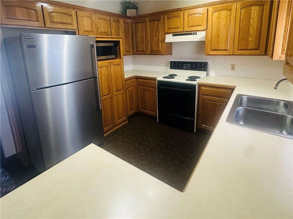 409 S 76 Street — photo 10