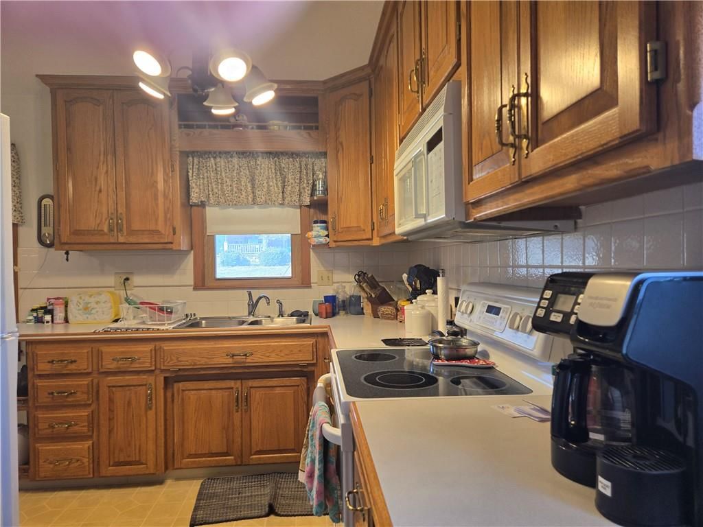 2435 S GLENWOOD Avenue — photo 7