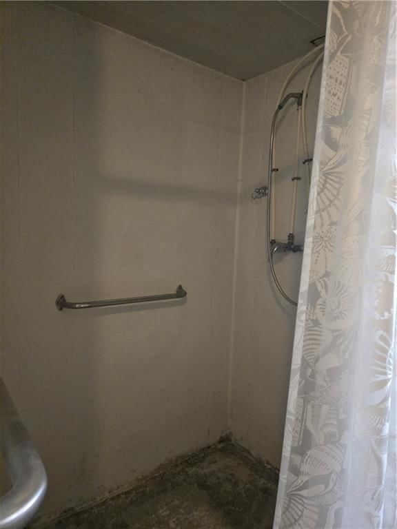 2435 S GLENWOOD Avenue — photo 13