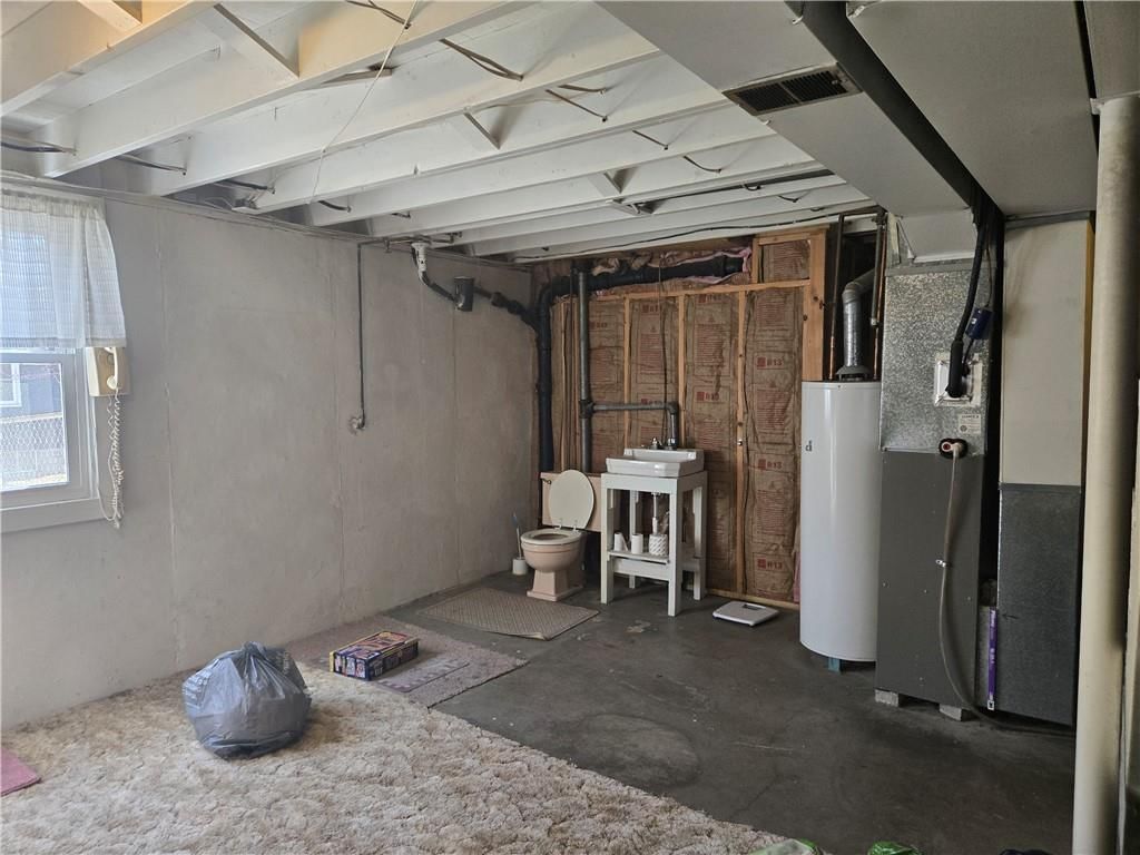 2435 S GLENWOOD Avenue — photo 14