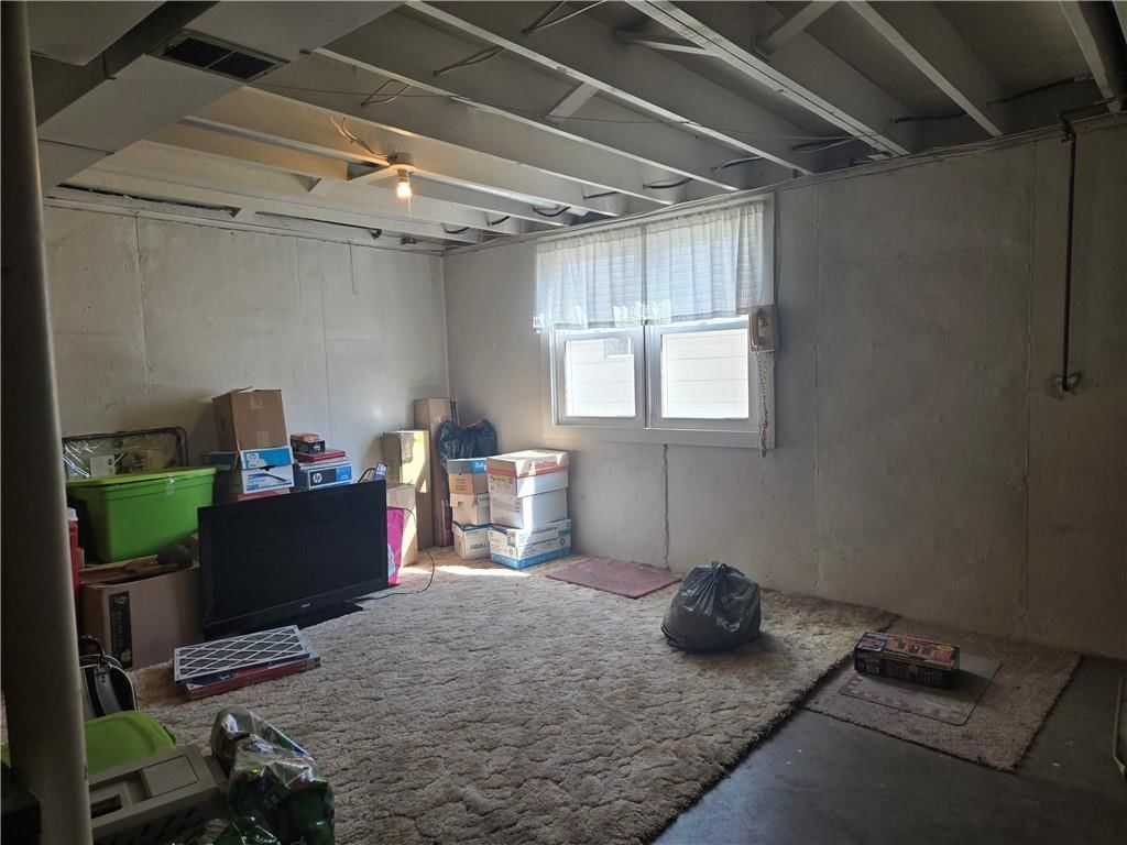 2435 S GLENWOOD Avenue — photo 16