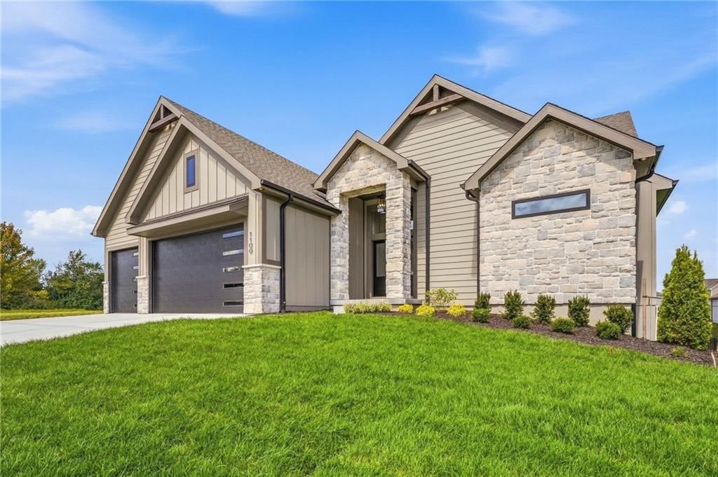 1100 Deer Run Drive, Greenwood, MO: listing photo 2