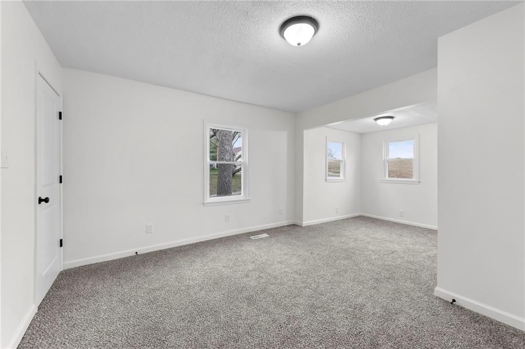 309 E 2nd Street — photo 14