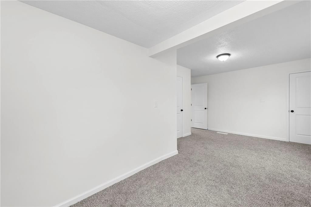 309 E 2nd Street — photo 15