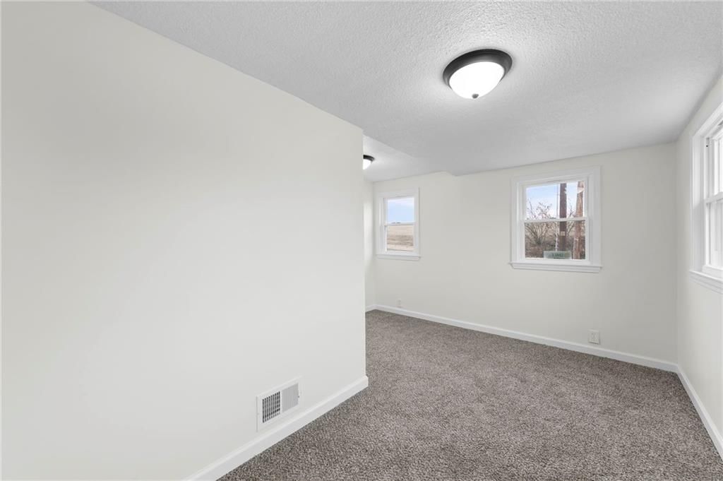 309 E 2nd Street — photo 16