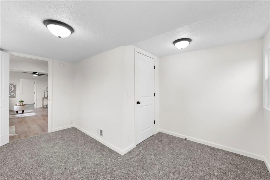 309 E 2nd Street — photo 17
