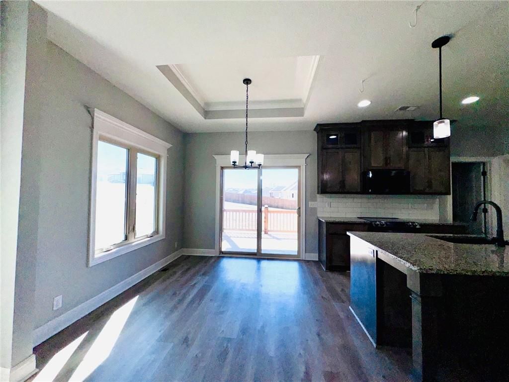803 NW Hickory Ridge Drive — photo 9