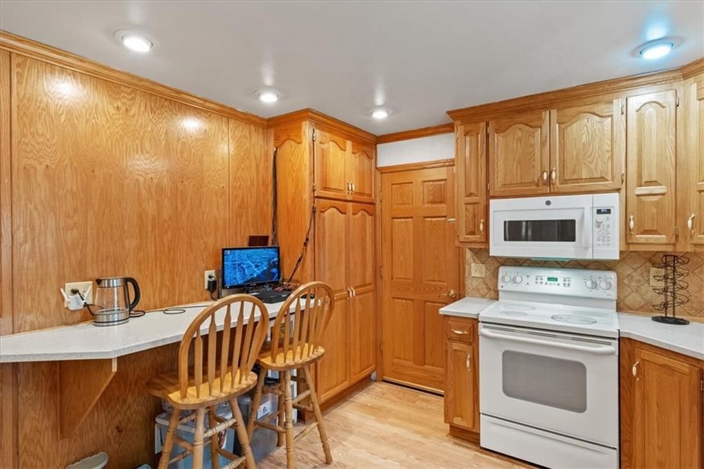 105 Highland Drive — photo 8