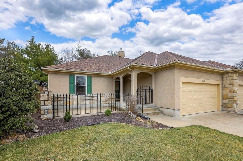 4129 SW Homestead Drive, Lee's Summit, MO