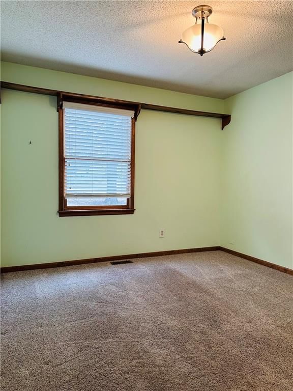 15900 Speaker Avenue — photo 10