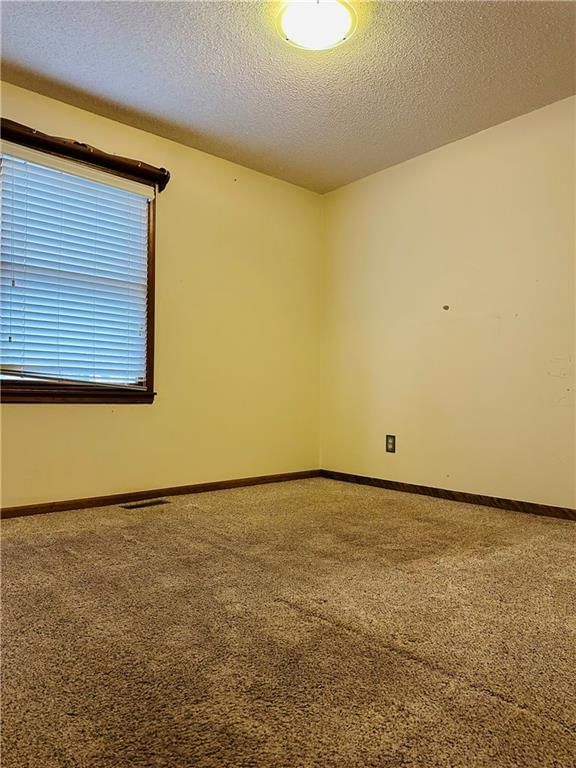 15900 Speaker Avenue — photo 12