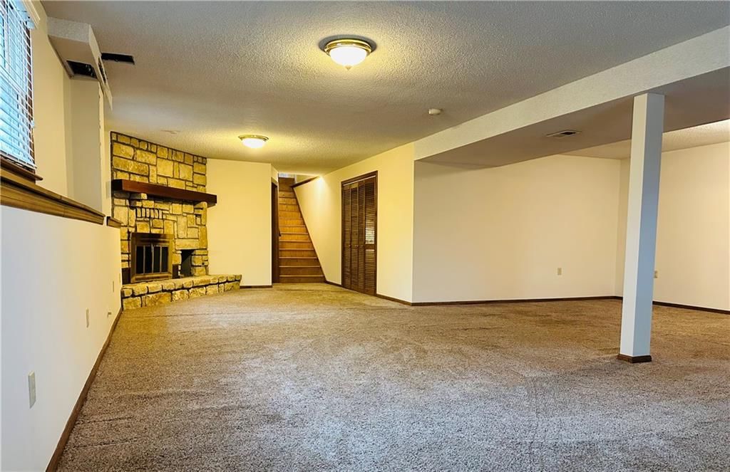 15900 Speaker Avenue — photo 14