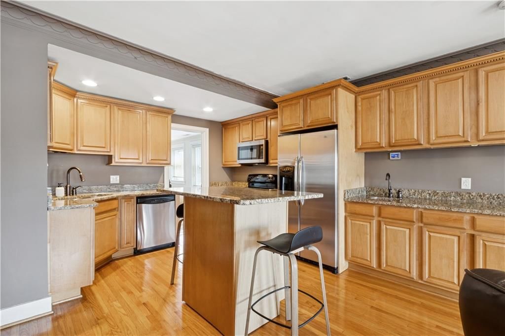 807 W 48th Street — photo 7