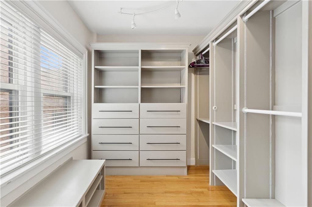807 W 48th Street — photo 11