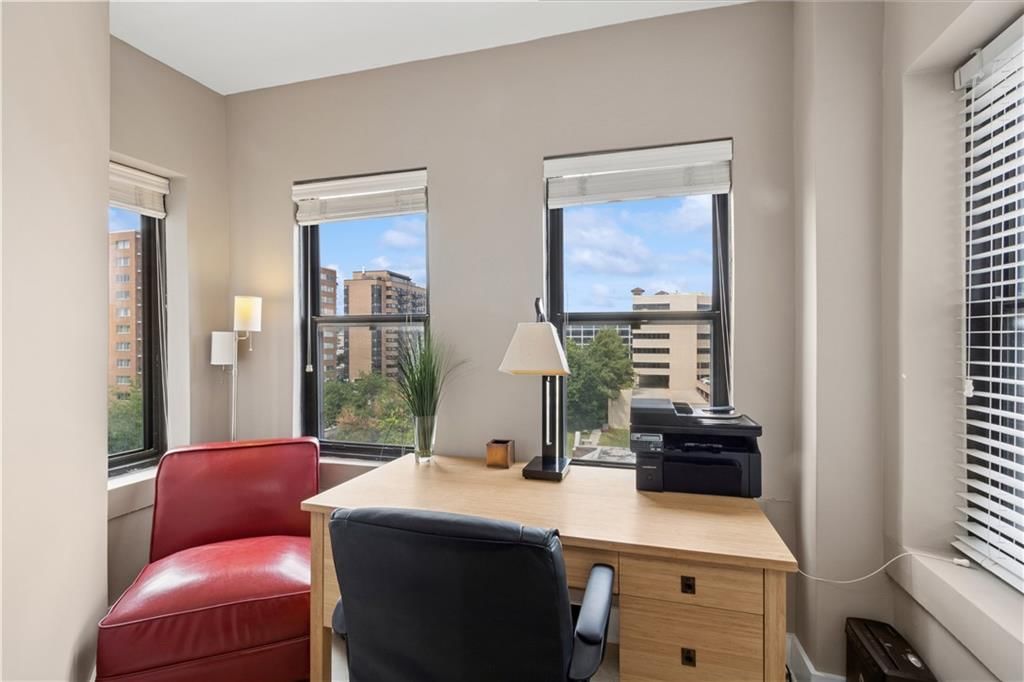 807 W 48th Street — photo 13