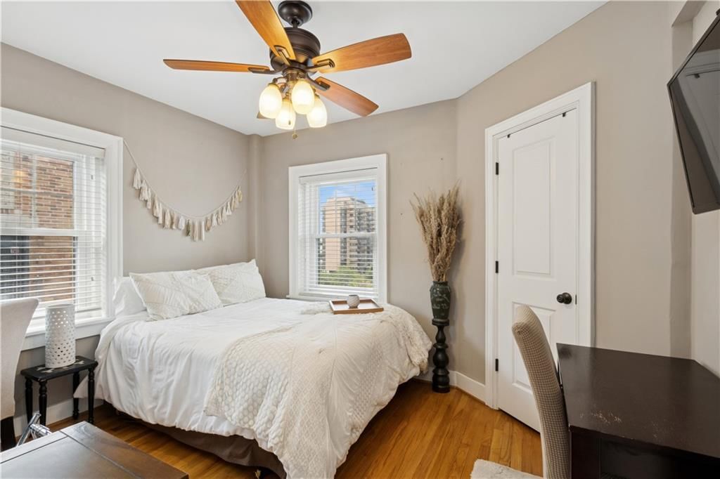 807 W 48th Street — photo 14