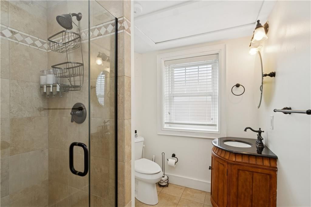 807 W 48th Street — photo 15