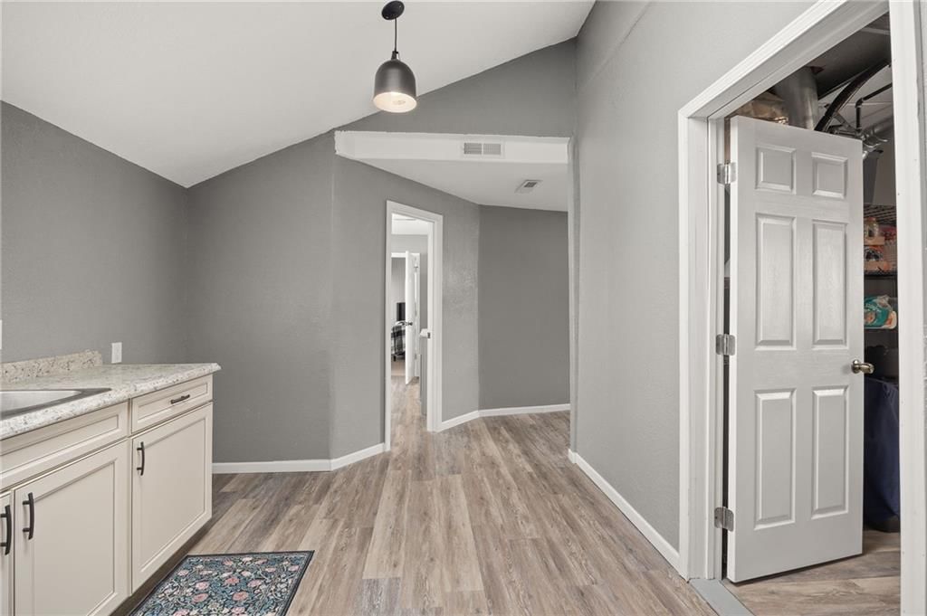 105 S Grant Street — photo 14