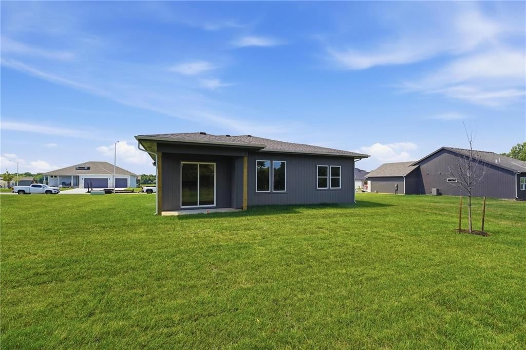 1810 Halls Creek Avenue — photo 30