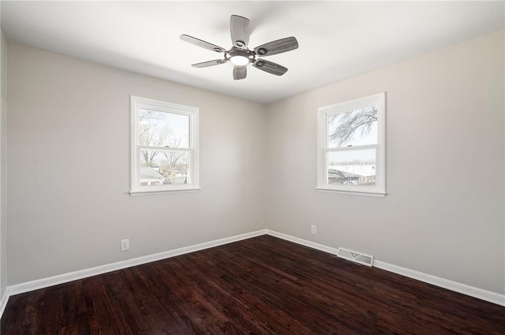 8509 Troup Avenue — photo 18