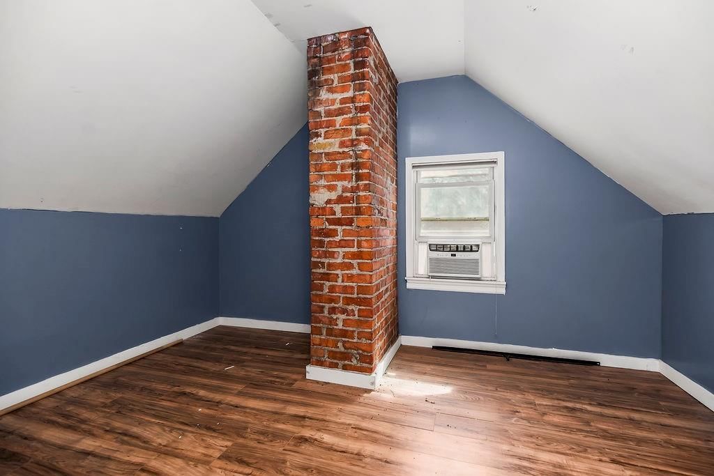 211 Vine Street — photo 23