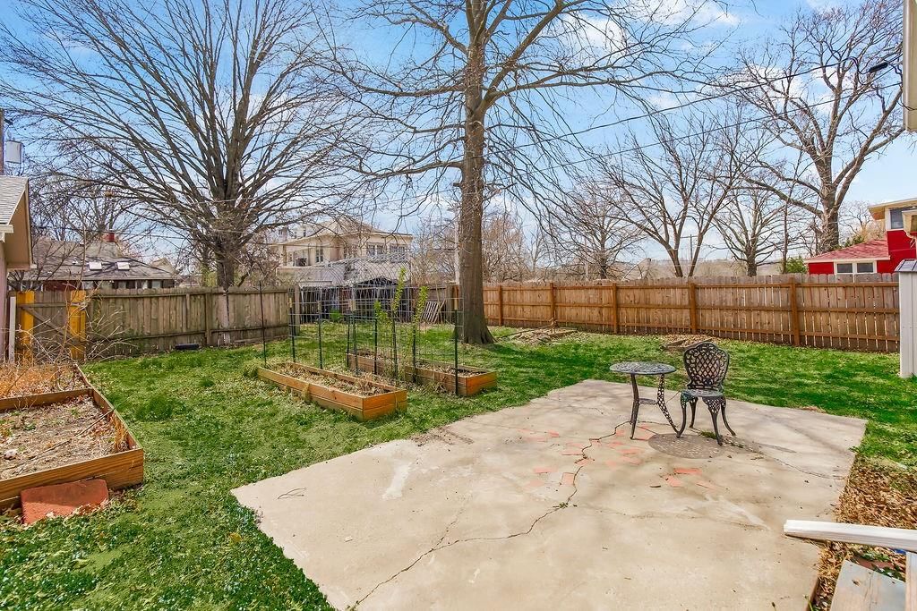 211 Vine Street — photo 27