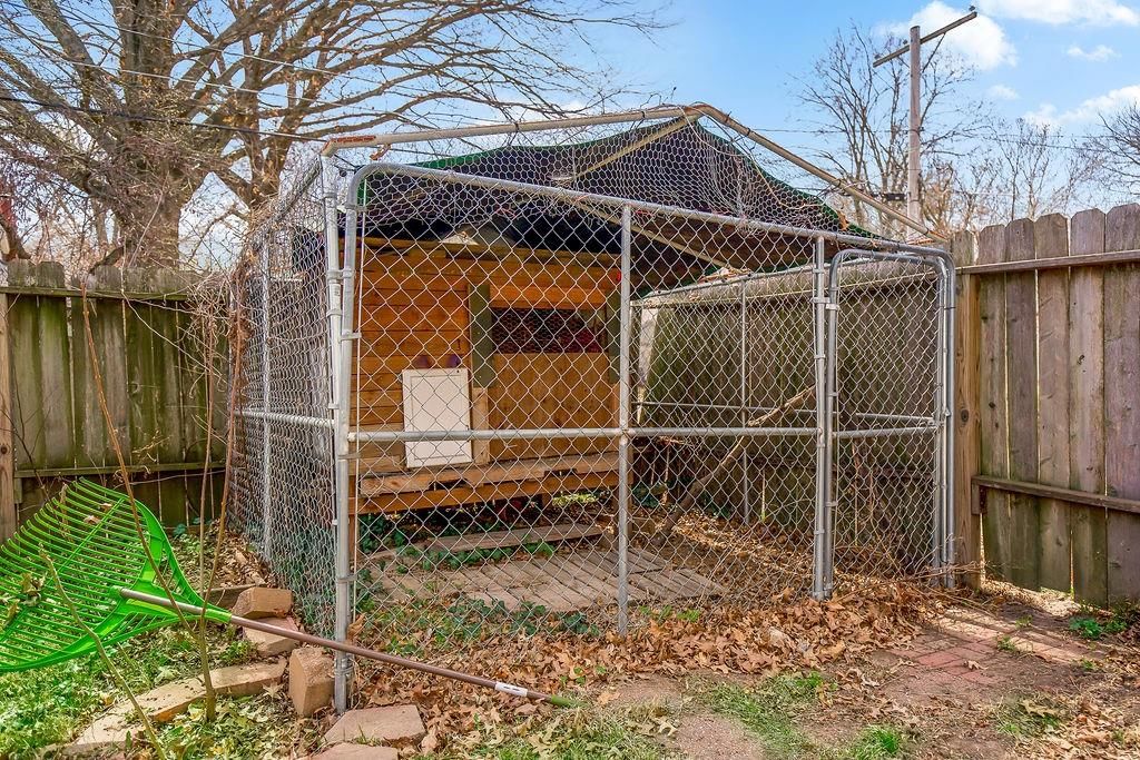 211 Vine Street — photo 28