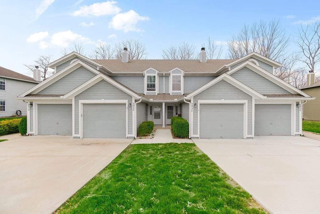 5932 NE Moonstone Drive — photo 1