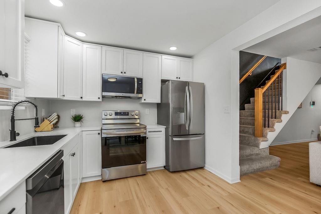 5932 NE Moonstone Drive — photo 5