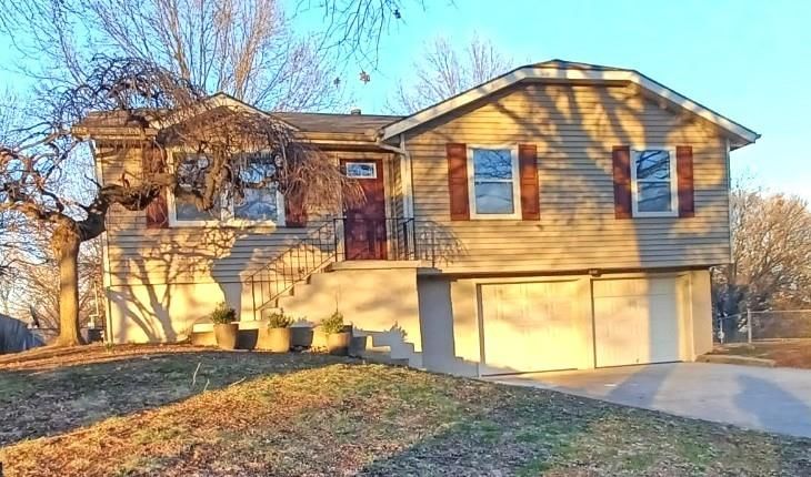 809 Britany Drive — photo 1