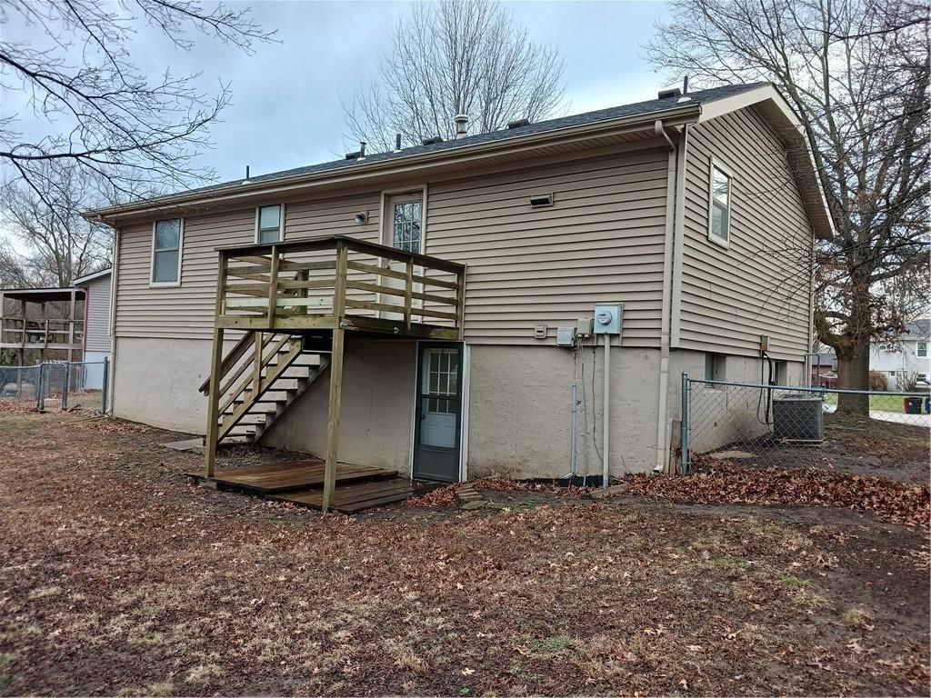 809 Britany Drive — photo 2